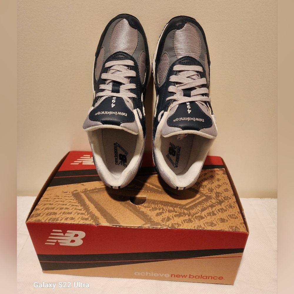 New Balance 498 - Picture 3 of 9
